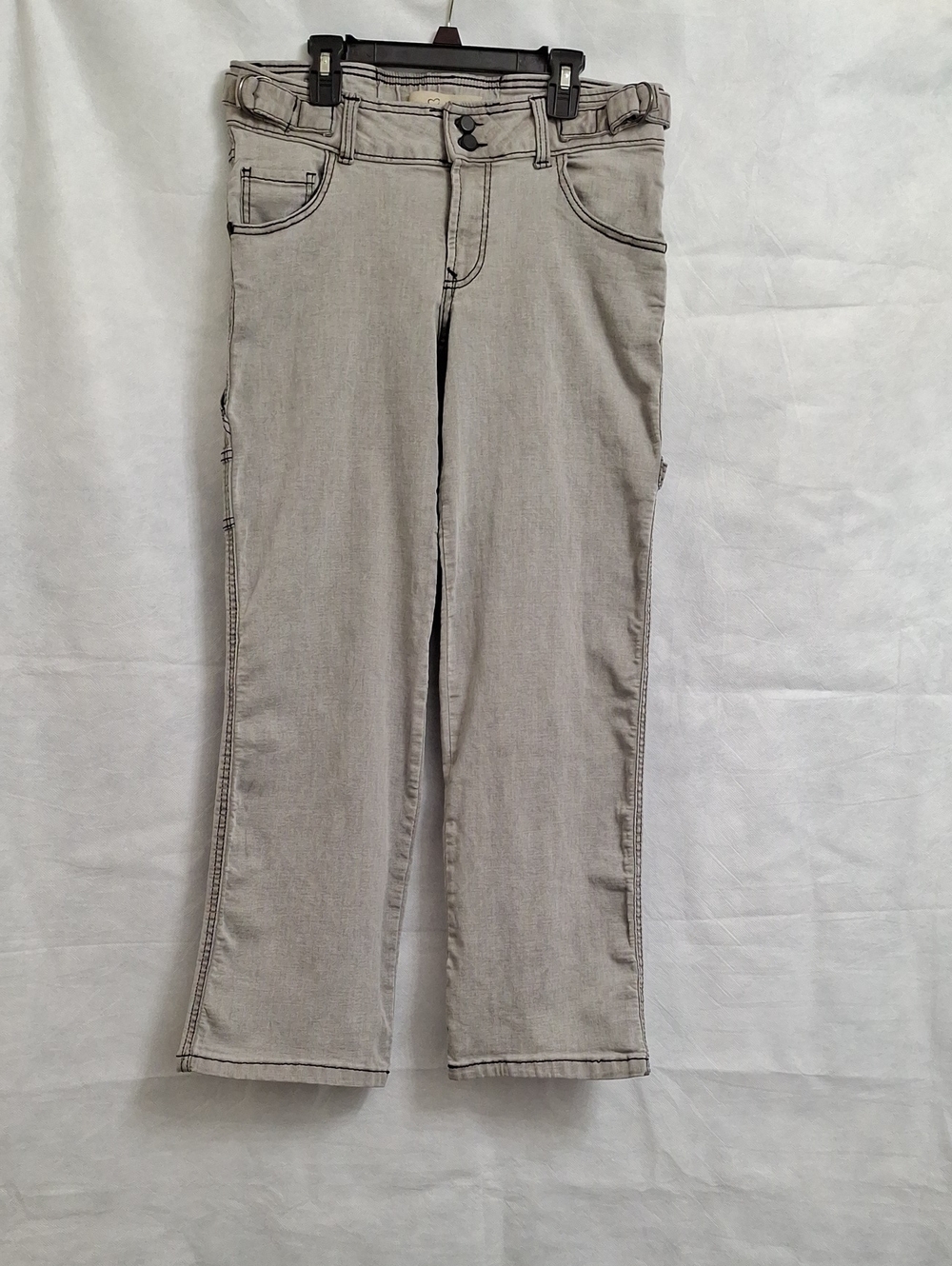 Love Trends Women’s Light Gray Straight-Leg Jeans